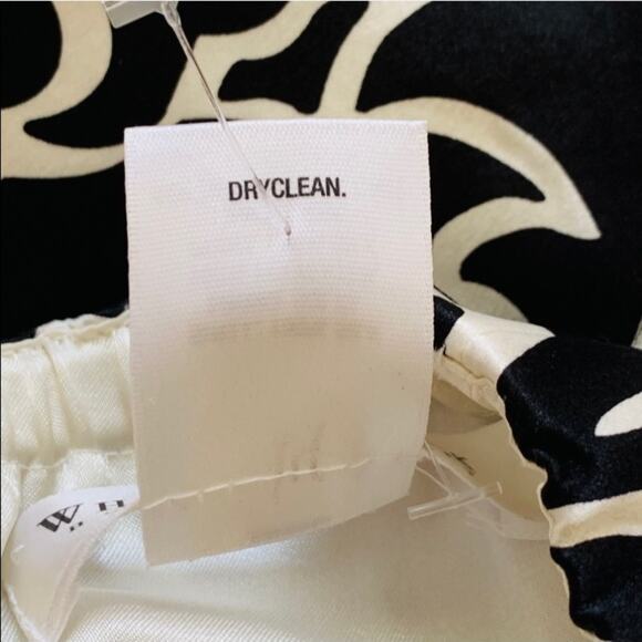 WHBM Halter Dress Black Cream Floral Sleeveless Silk Flowy Halter Dress Size 4 - Picture 14 of 15